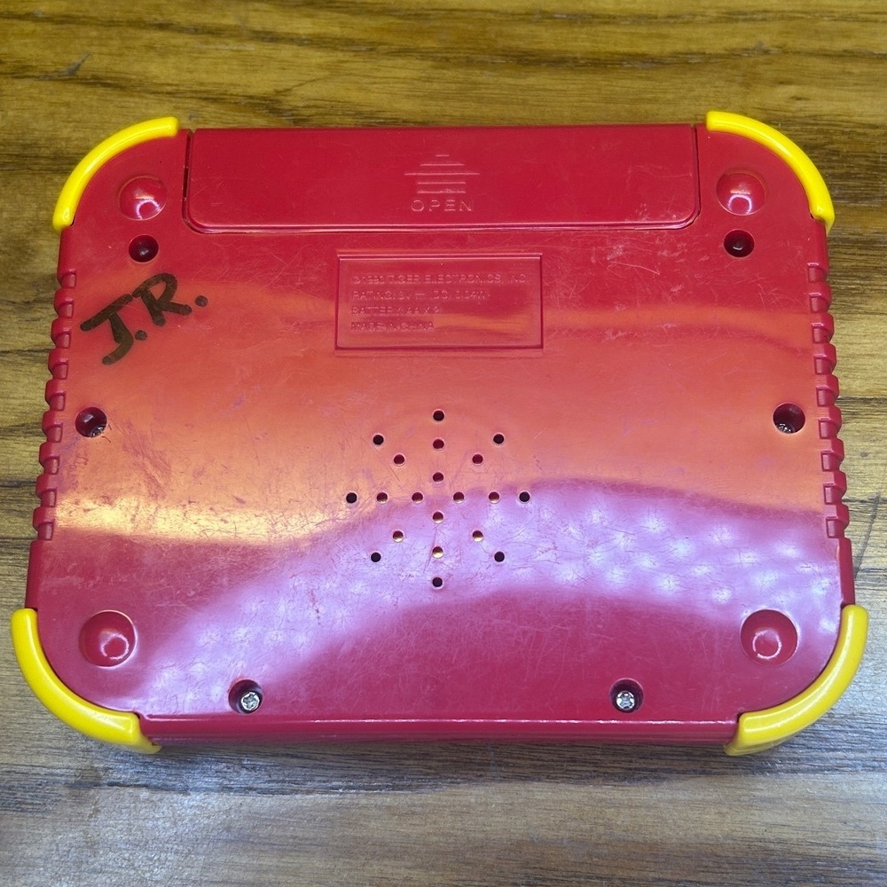 Tiger Electronics Aladdin Handheld Game Red Plastic Vintage 1990 - Picture 6 of 9
